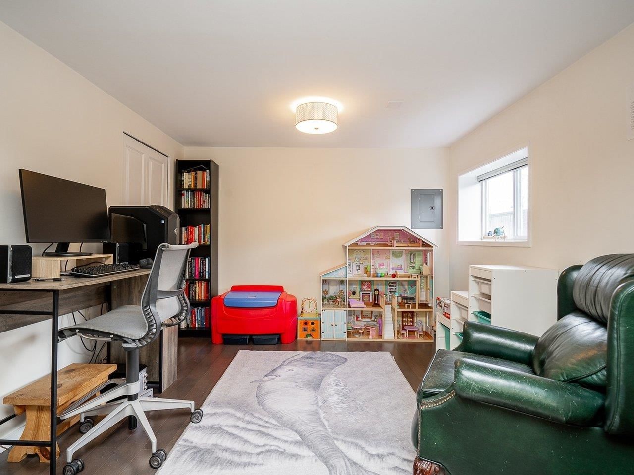 Listing Image 19