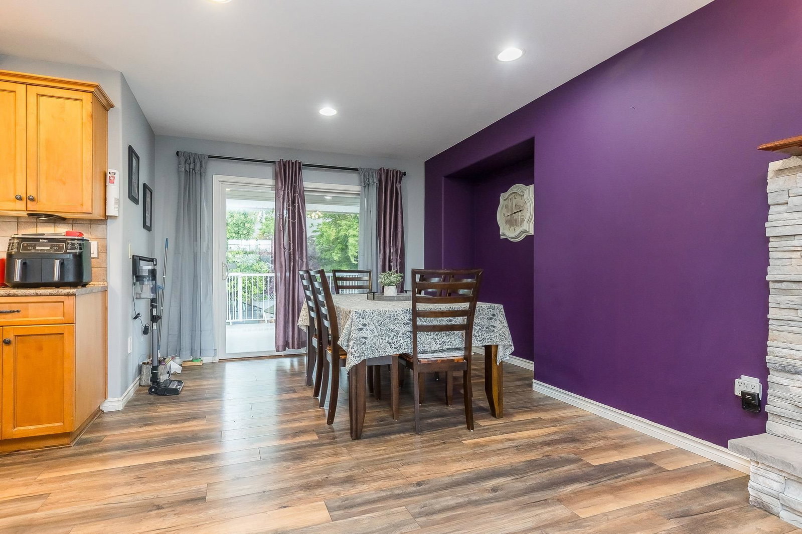 Listing Image 16
