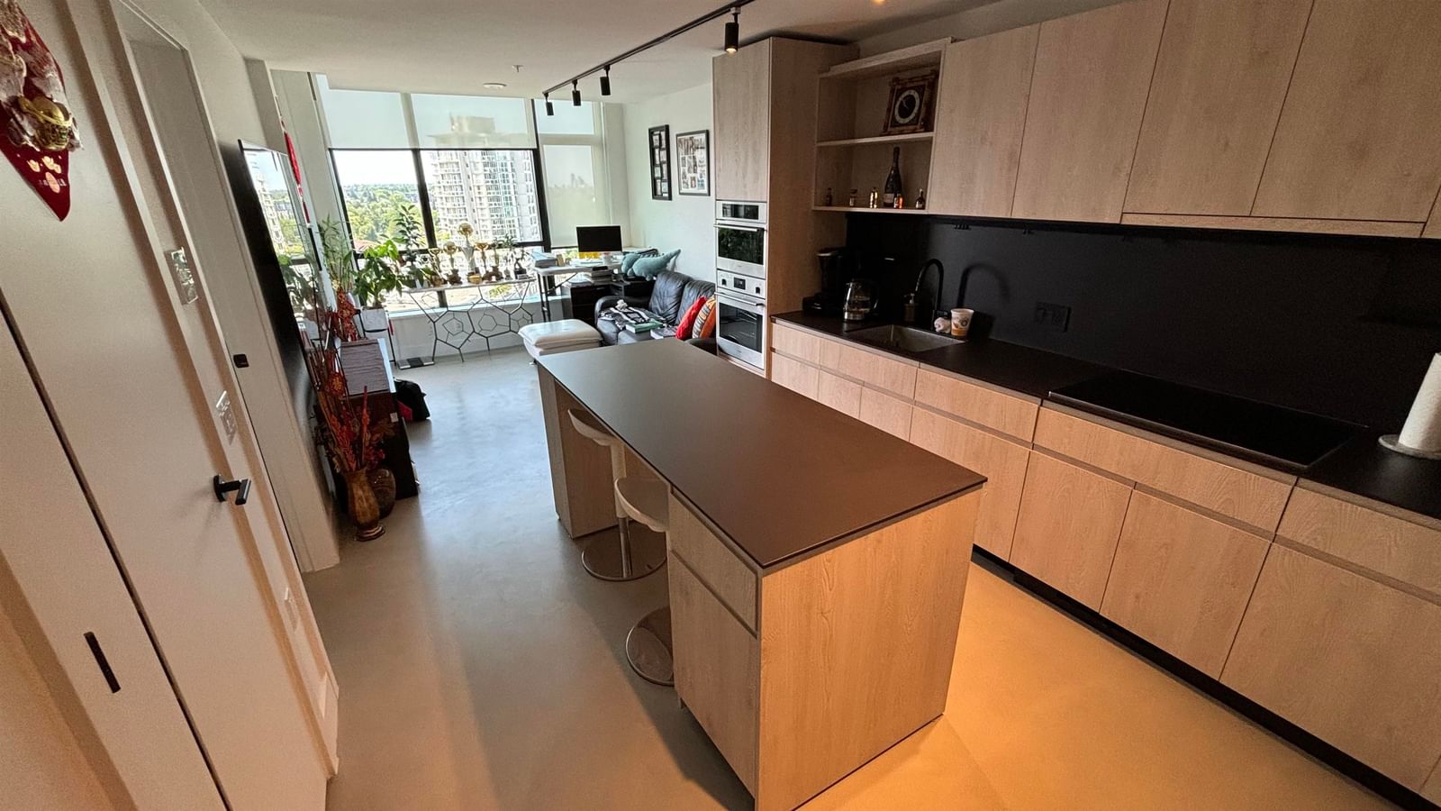 Listing Image 5