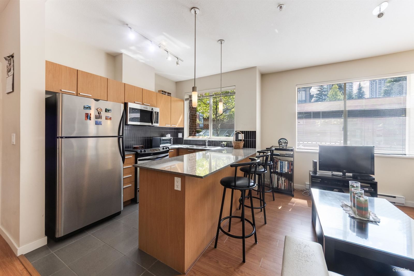 Listing Image 5