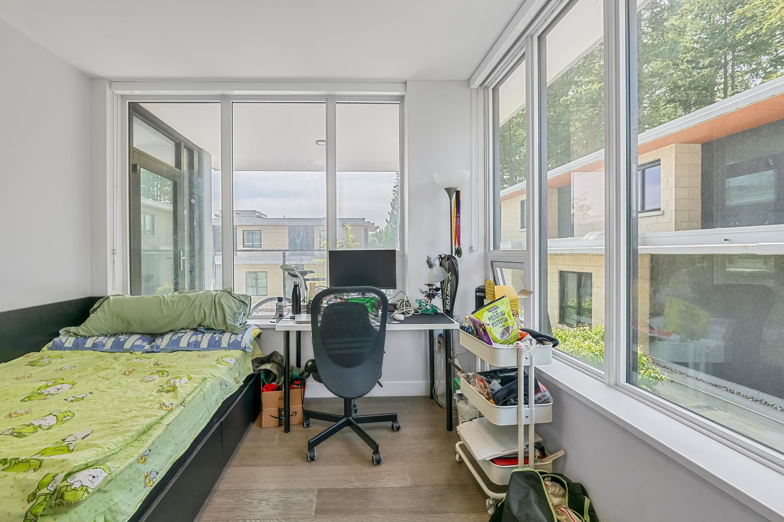 Listing Image 9
