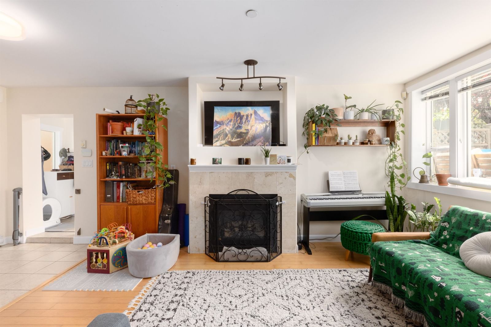 Listing Image 8