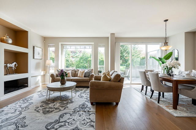 3338 Rosemary Heights Crescent