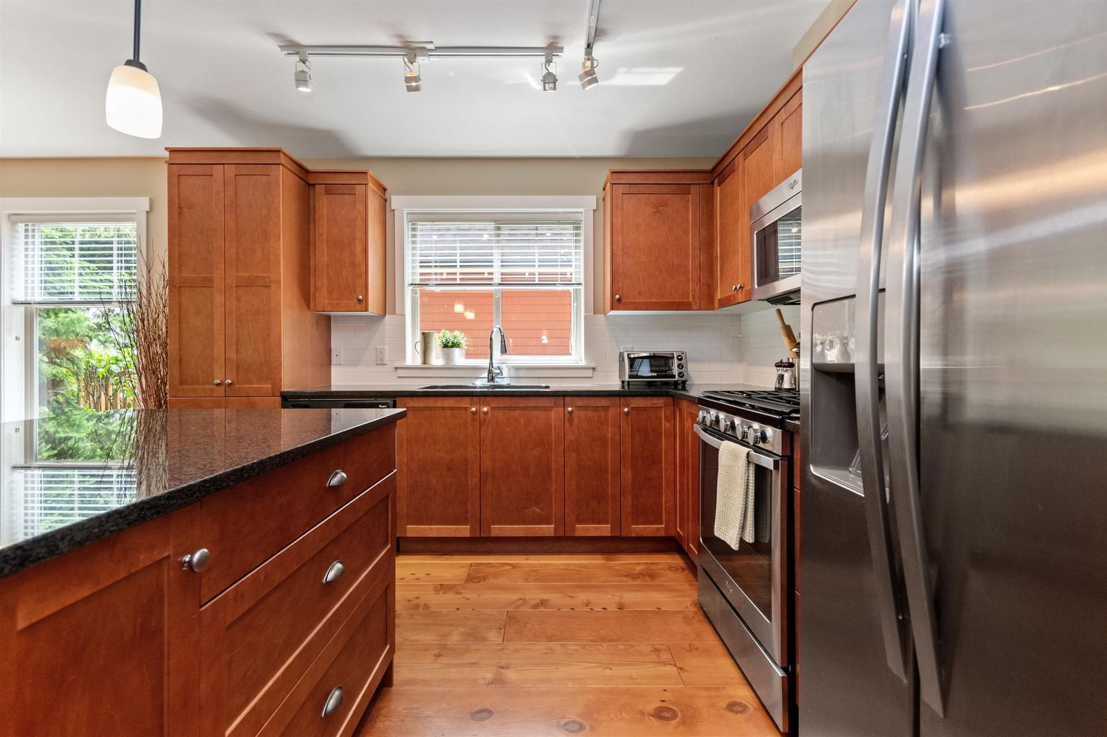 Listing Image 14