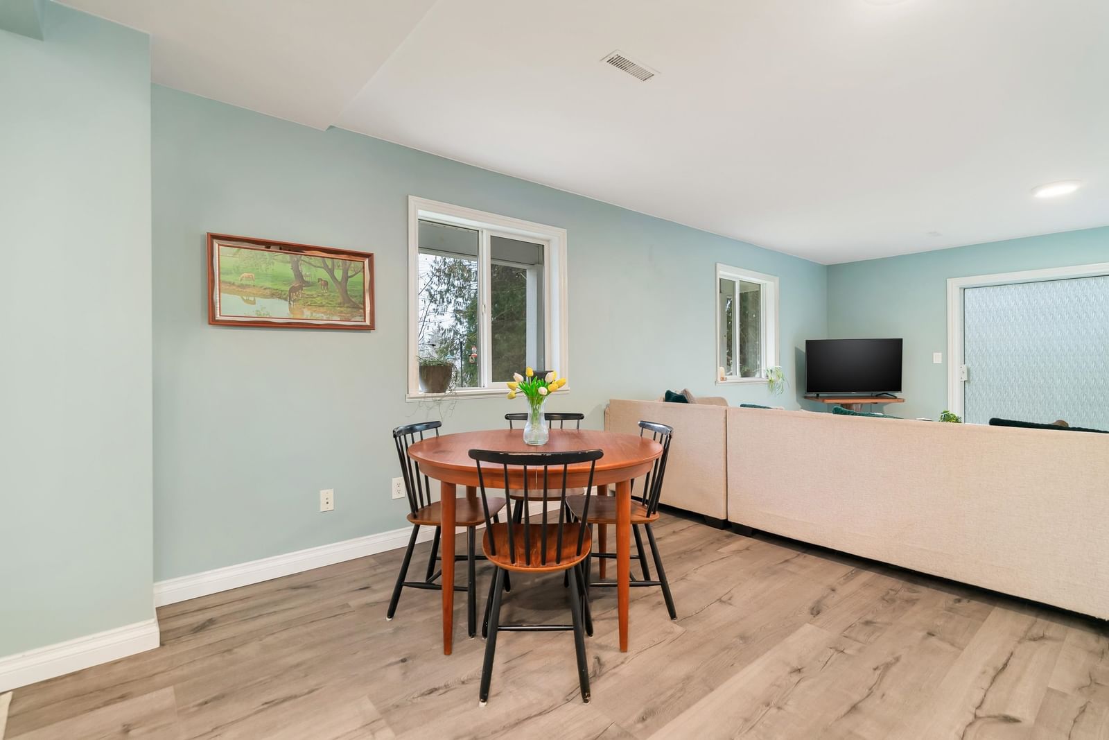 Listing Image 10