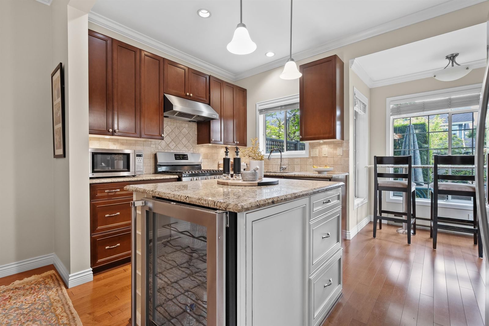 Listing Image 10