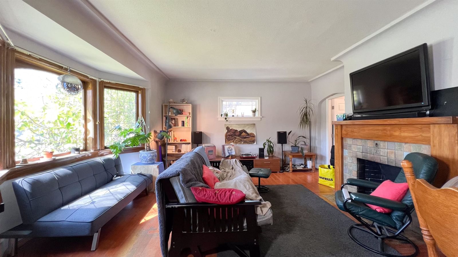 Listing Image 5