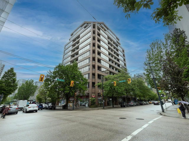 712 - 1010 Howe Street