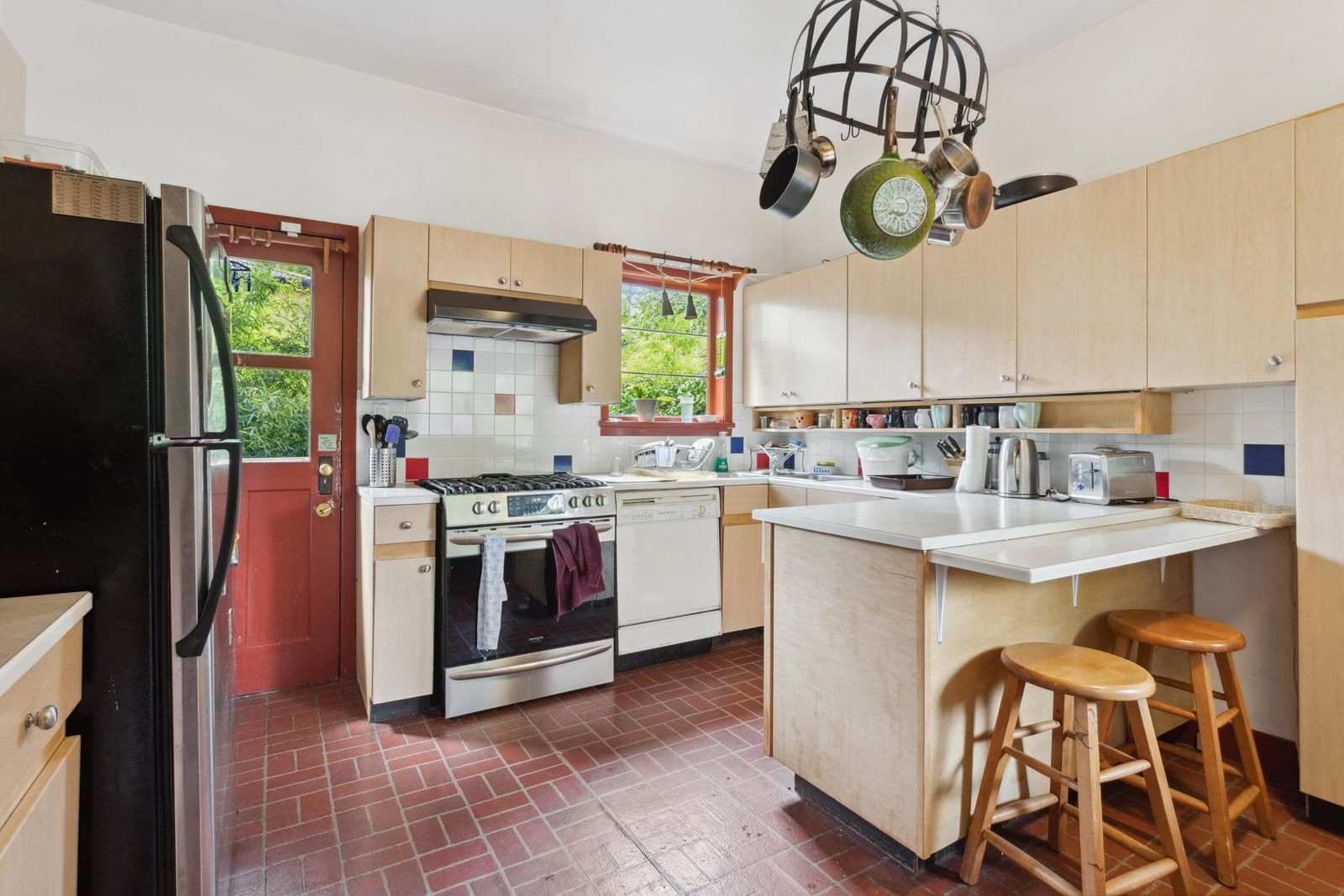 Listing Image 10