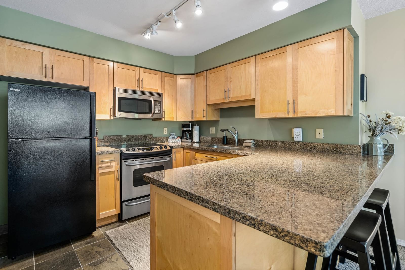 Listing Image 18
