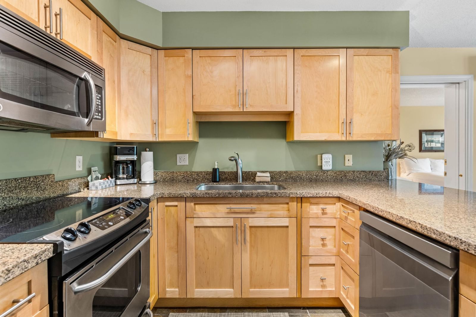 Listing Image 19