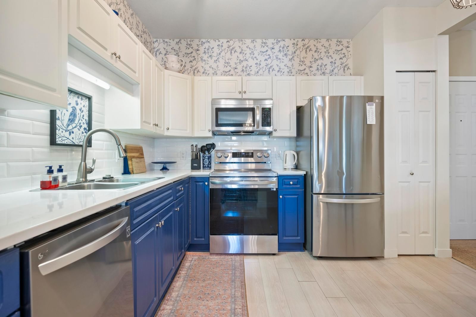 Listing Image 12