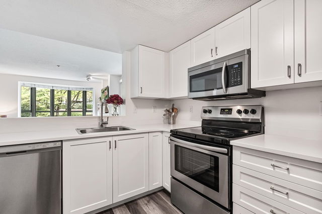 303 - 220 Newport Drive