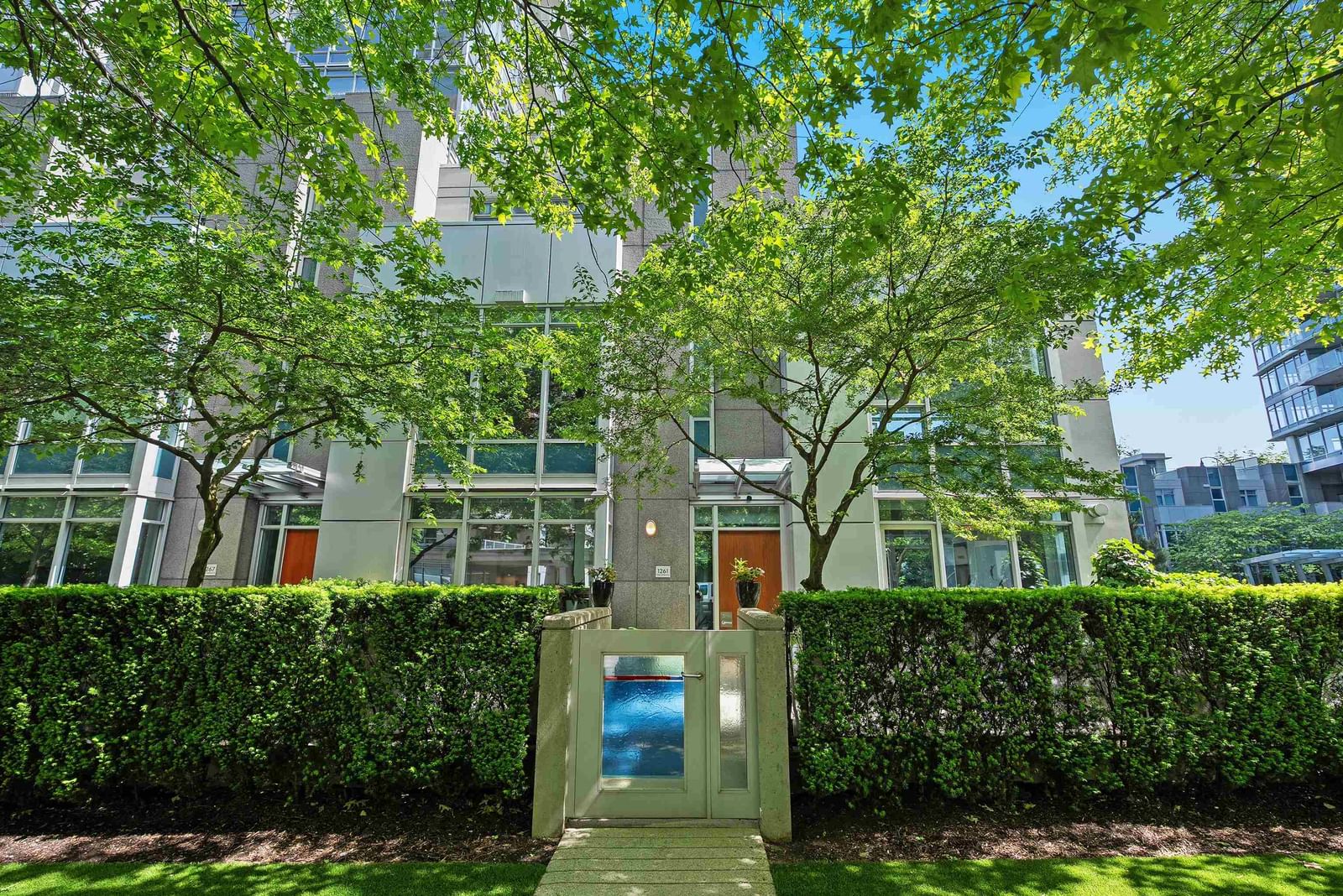 Listing Image 19