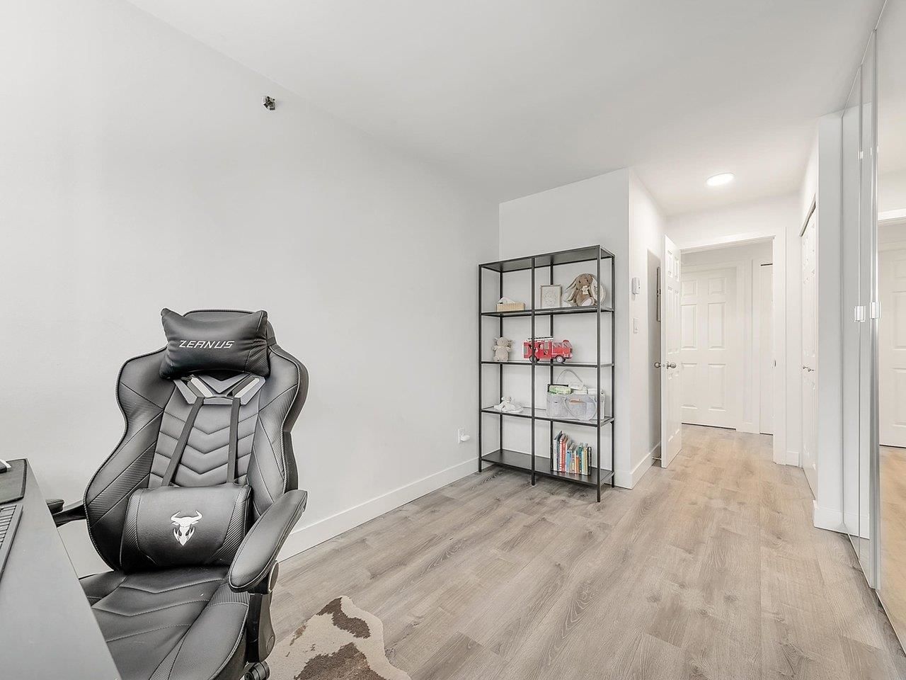 Listing Image 17