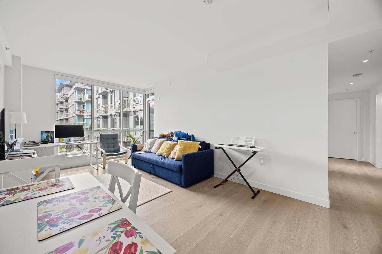Listing Image 10