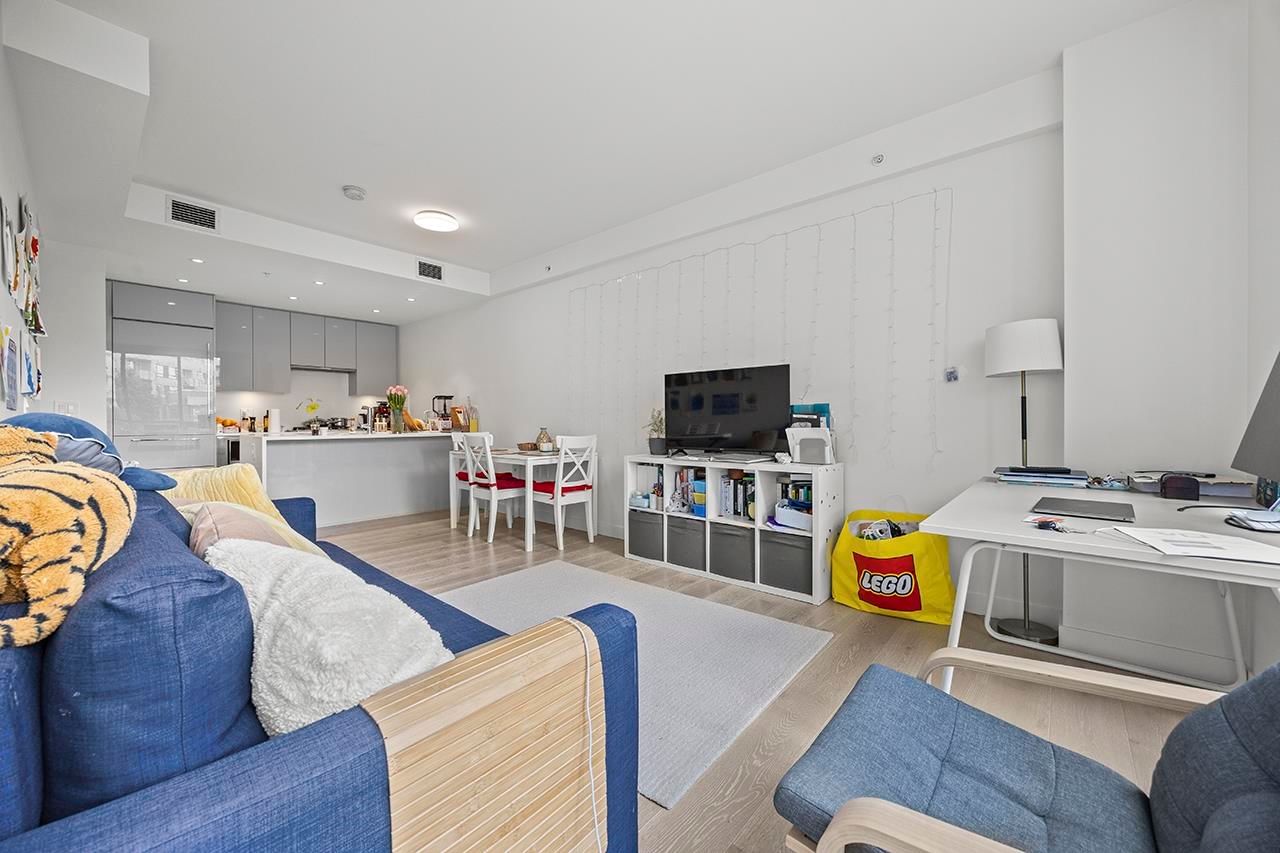 Listing Image 9