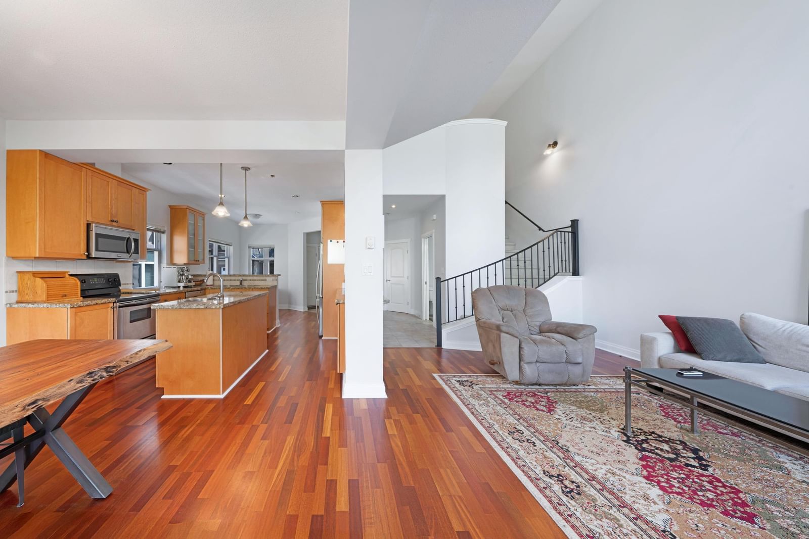 Listing Image 6