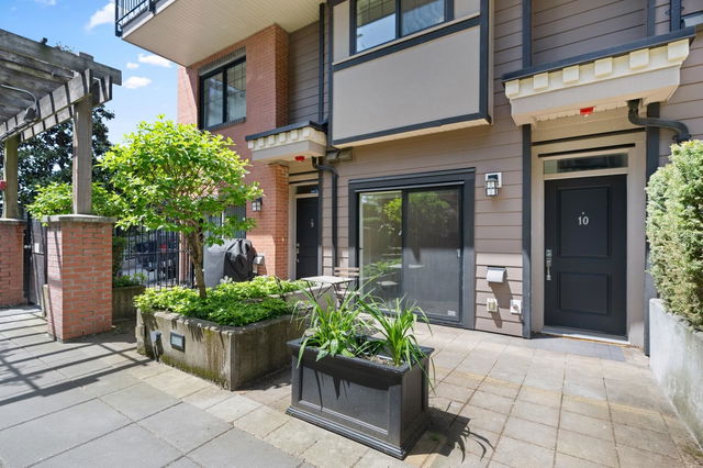 10 - 838 Royal Avenue