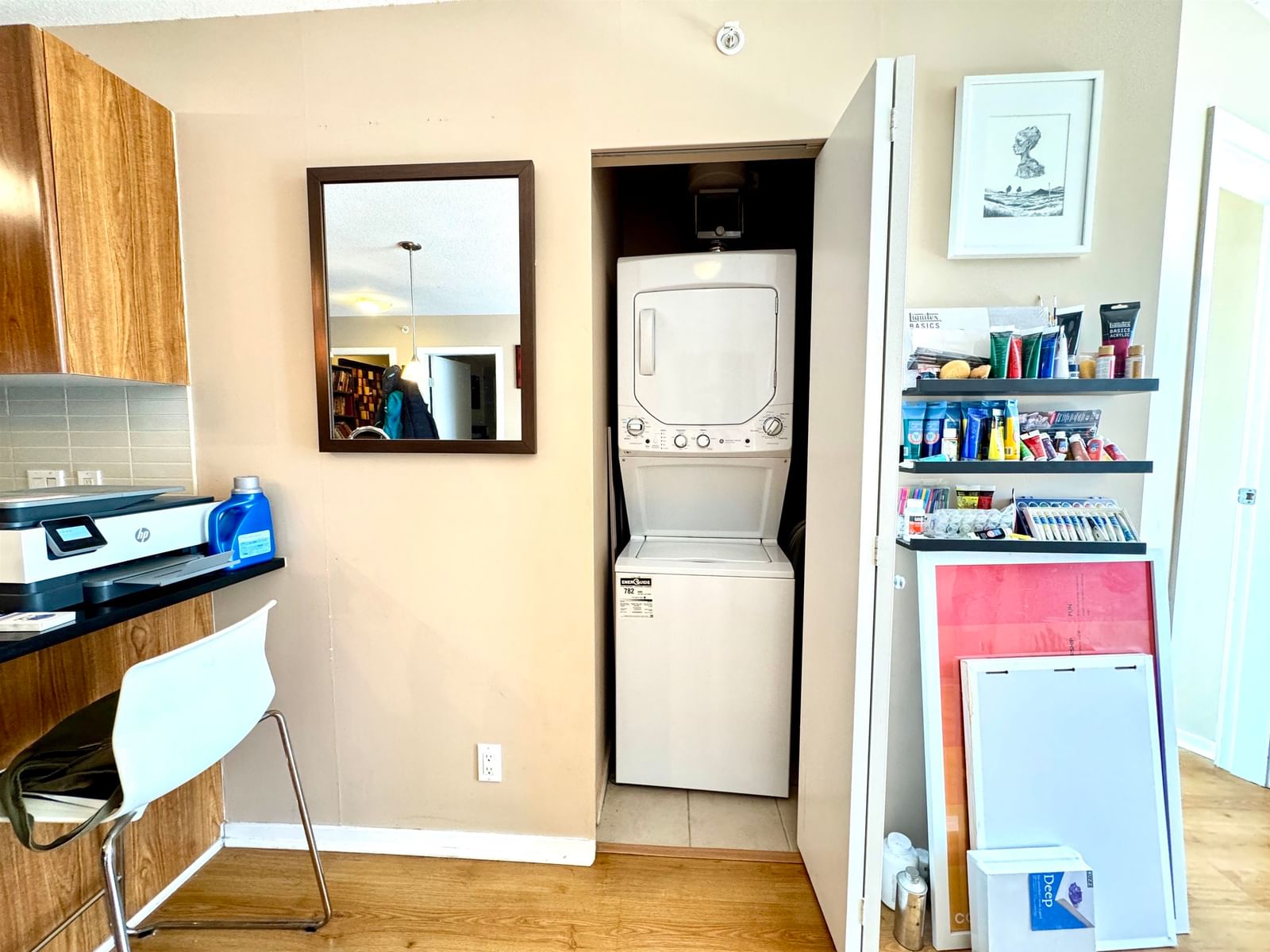 Listing Image 12