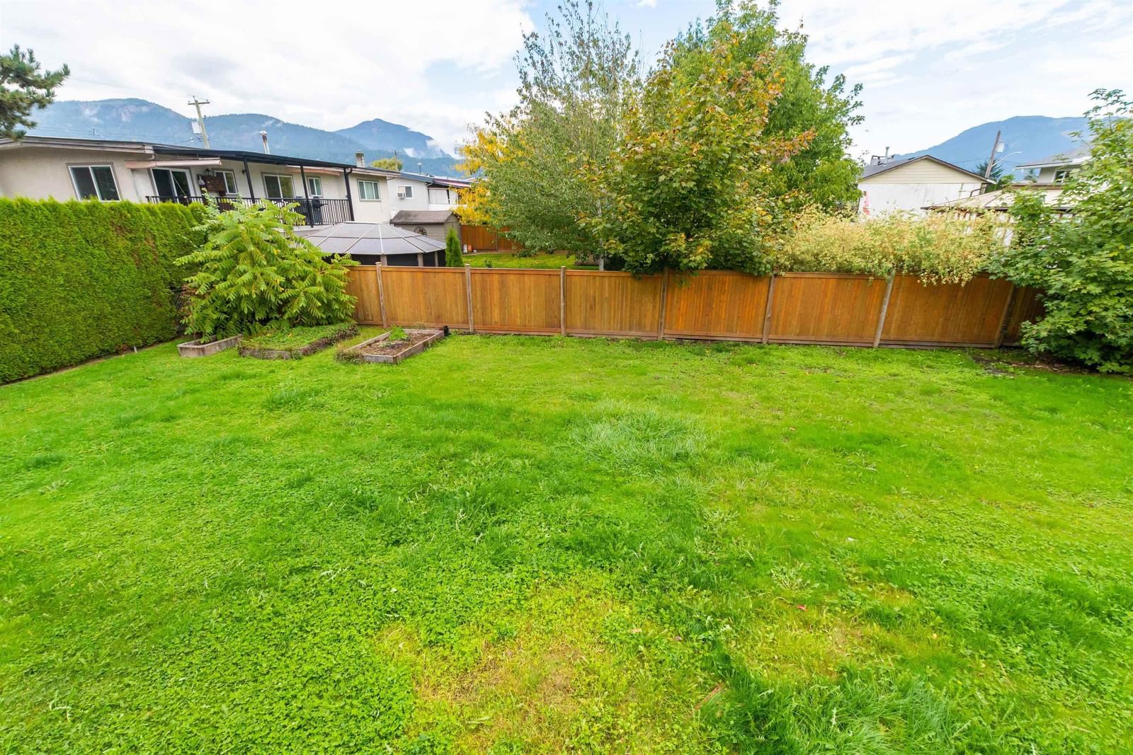 Listing Image 12