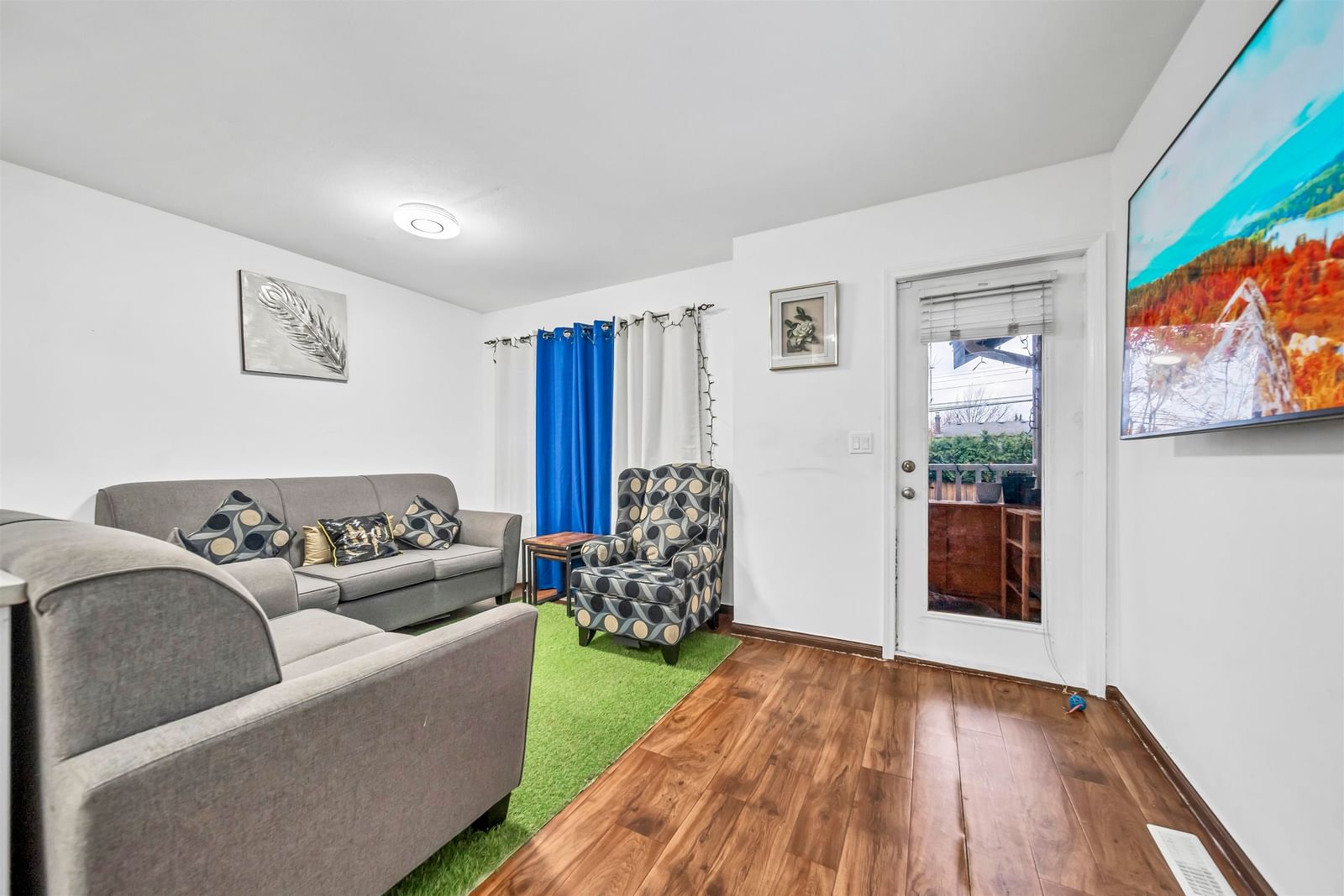 Listing Image 9
