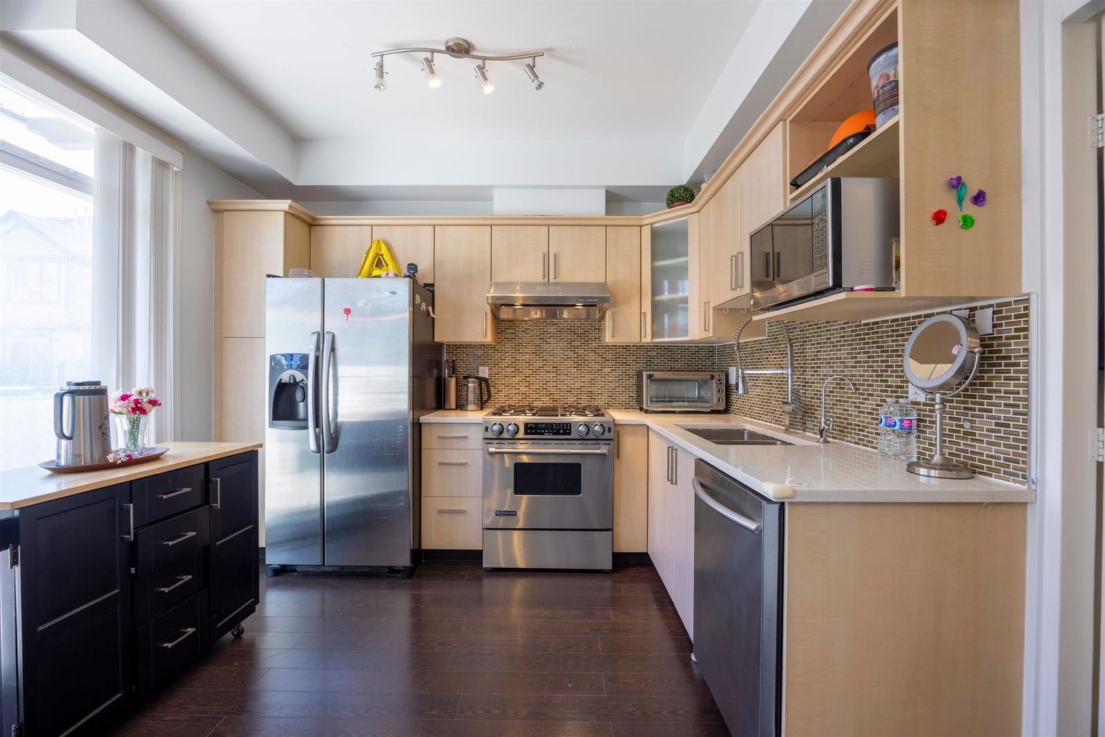 Listing Image 9