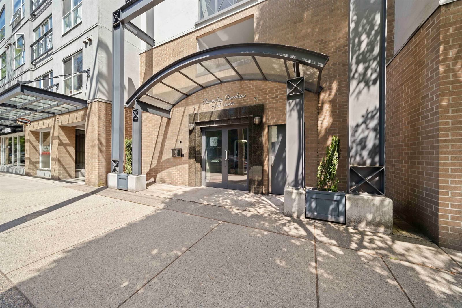 Listing Image 19