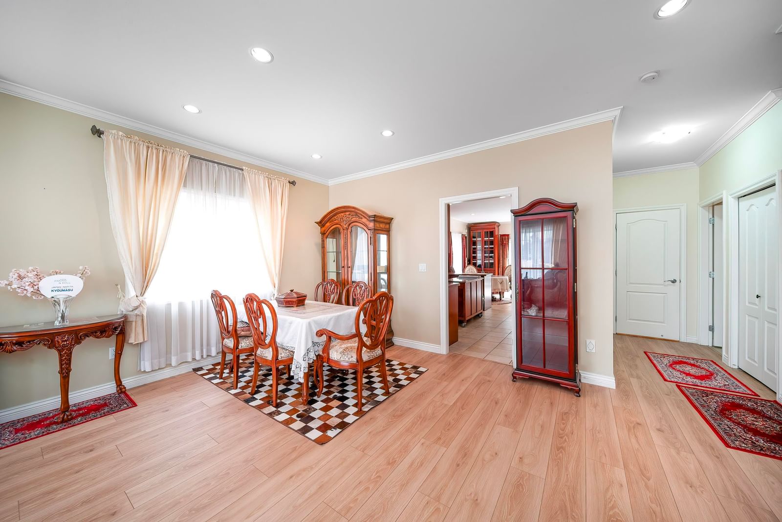 Listing Image 11