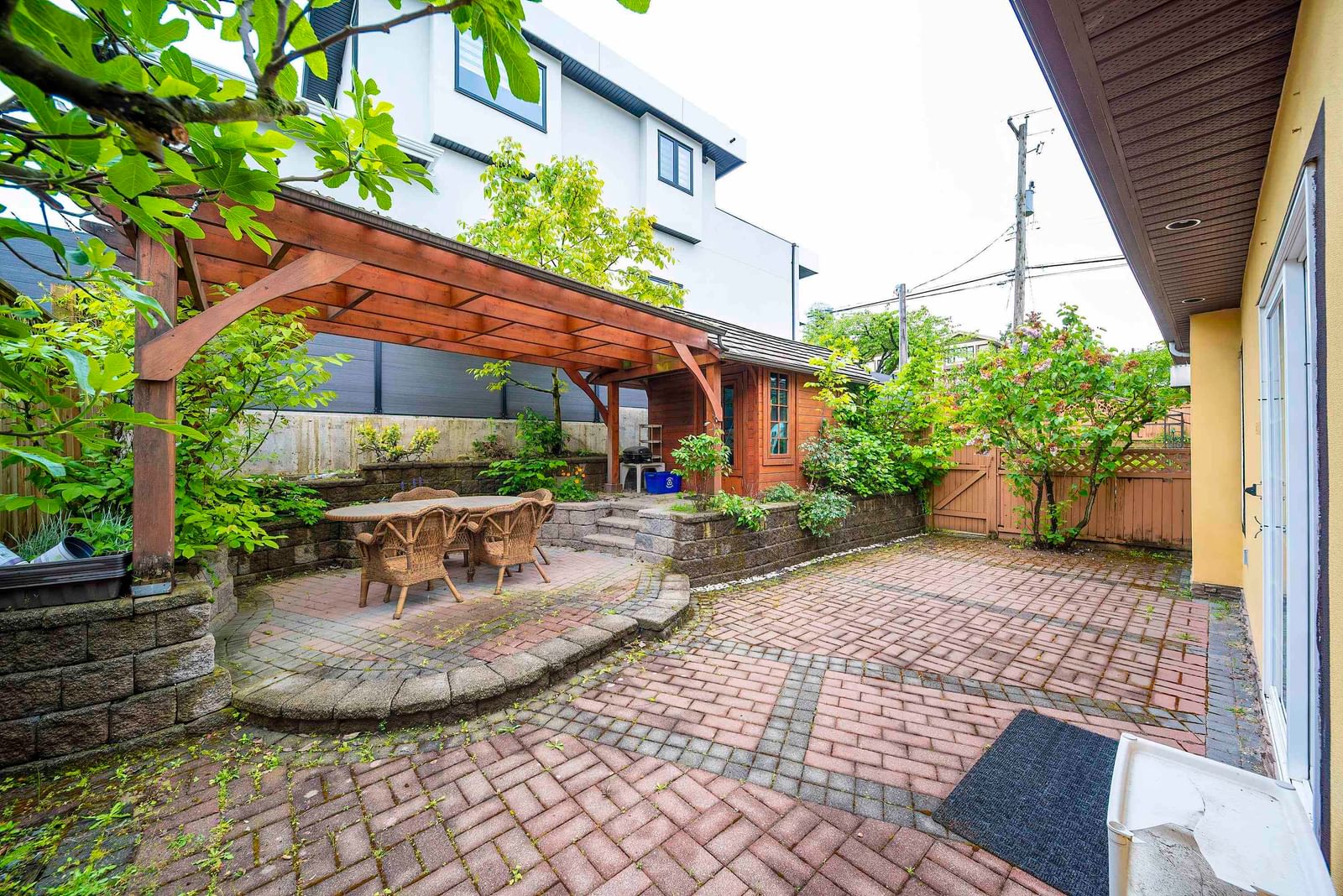 Listing Image 19