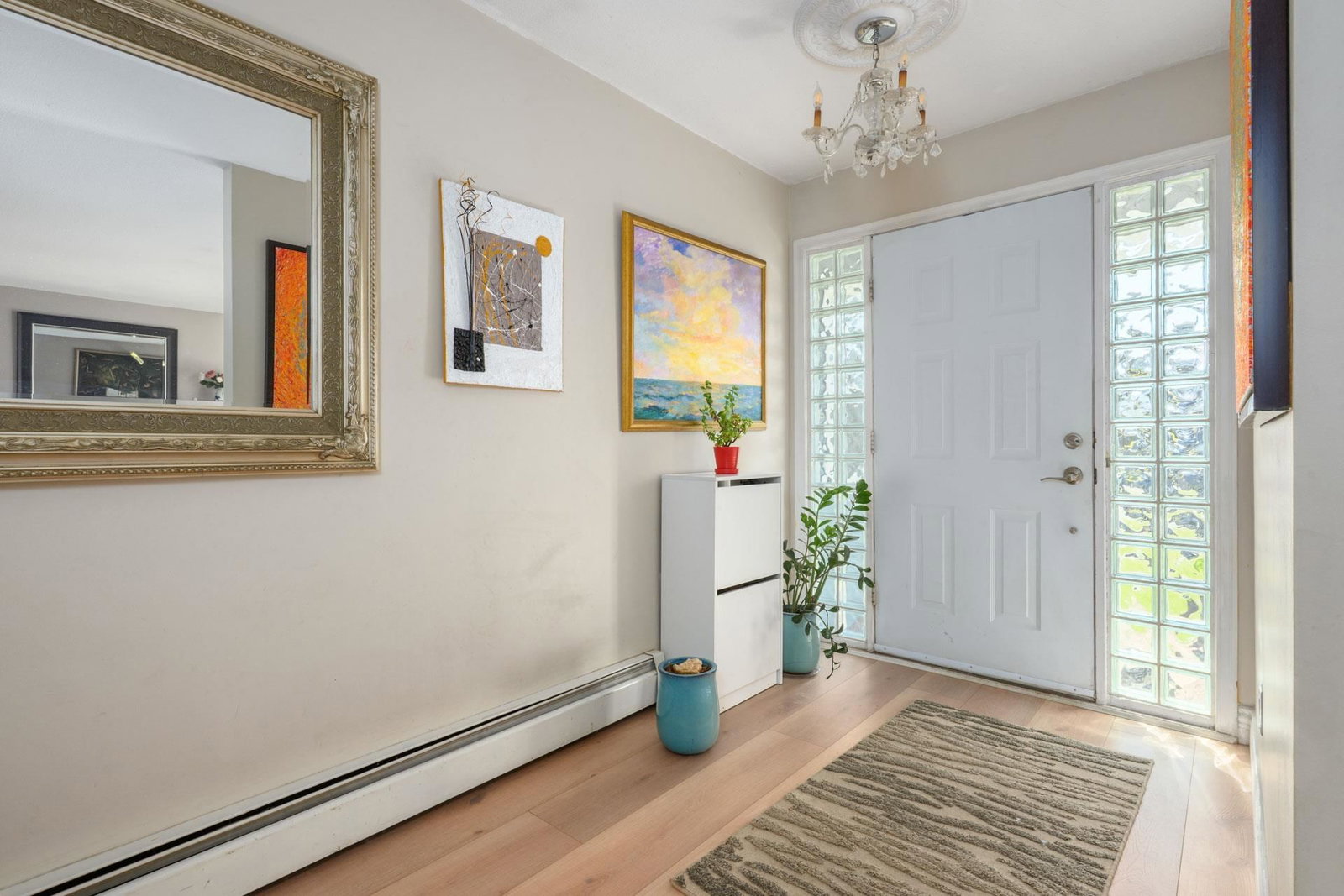 Listing Image 4