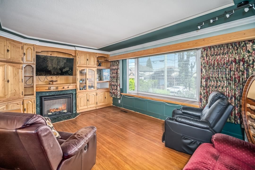 Listing Image 11