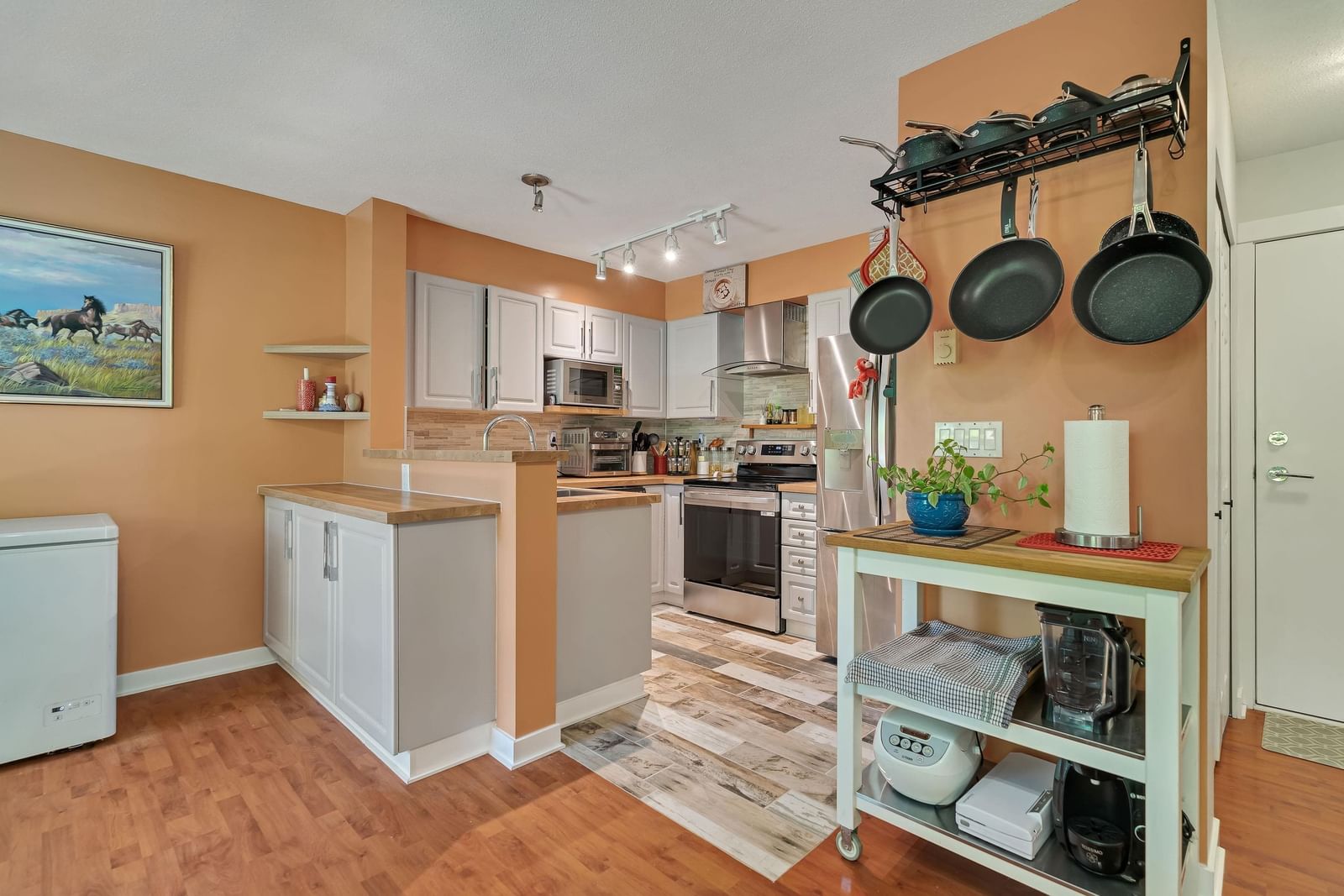 Listing Image 15