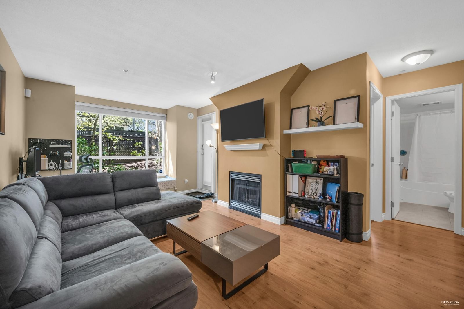 Listing Image 6