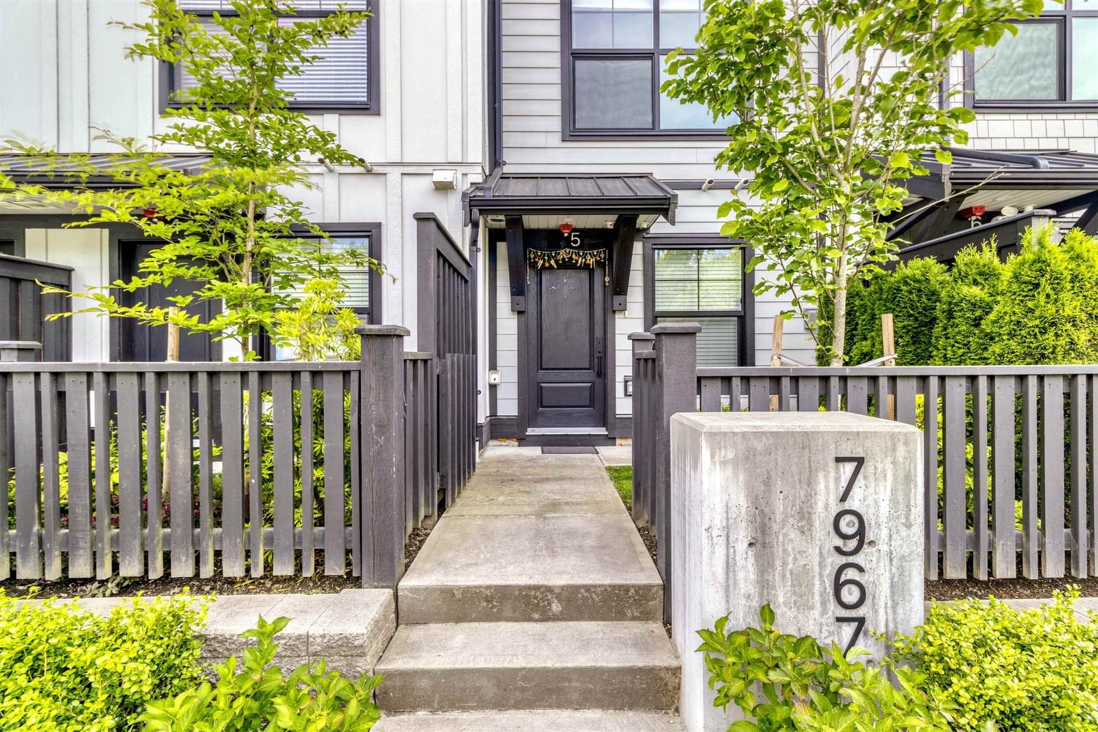 Listing Image 11