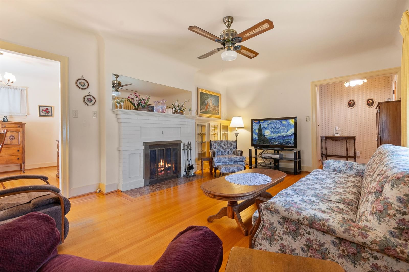 Listing Image 11