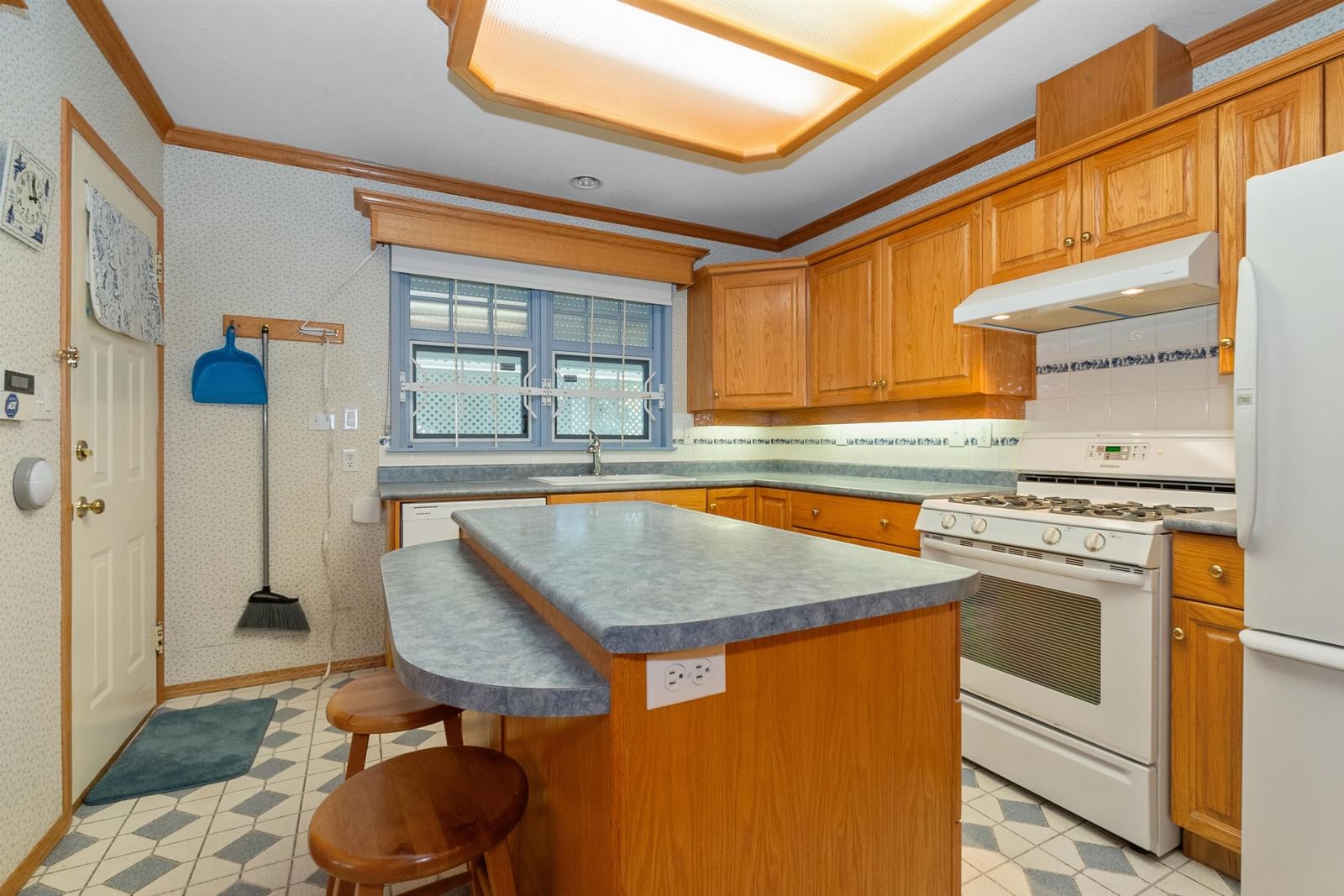 Listing Image 17