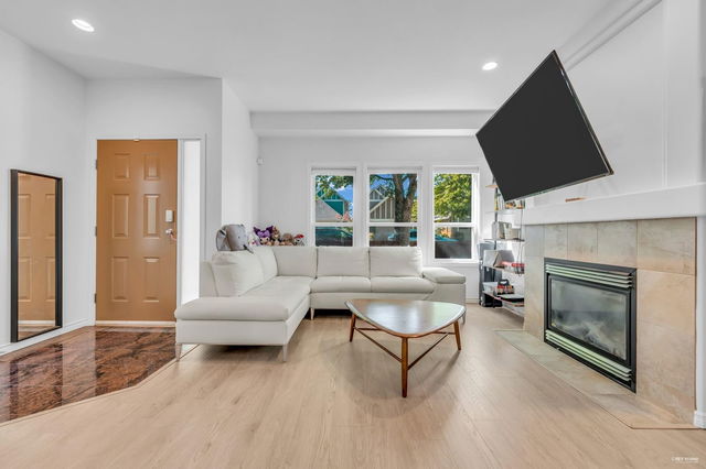16 - 6777 Livingstone Place