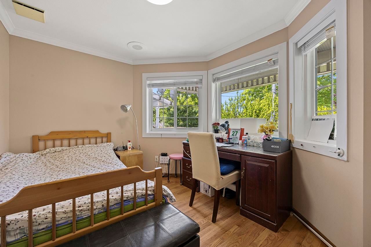 Listing Image 12