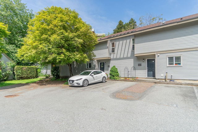 6229 Greenside Drive