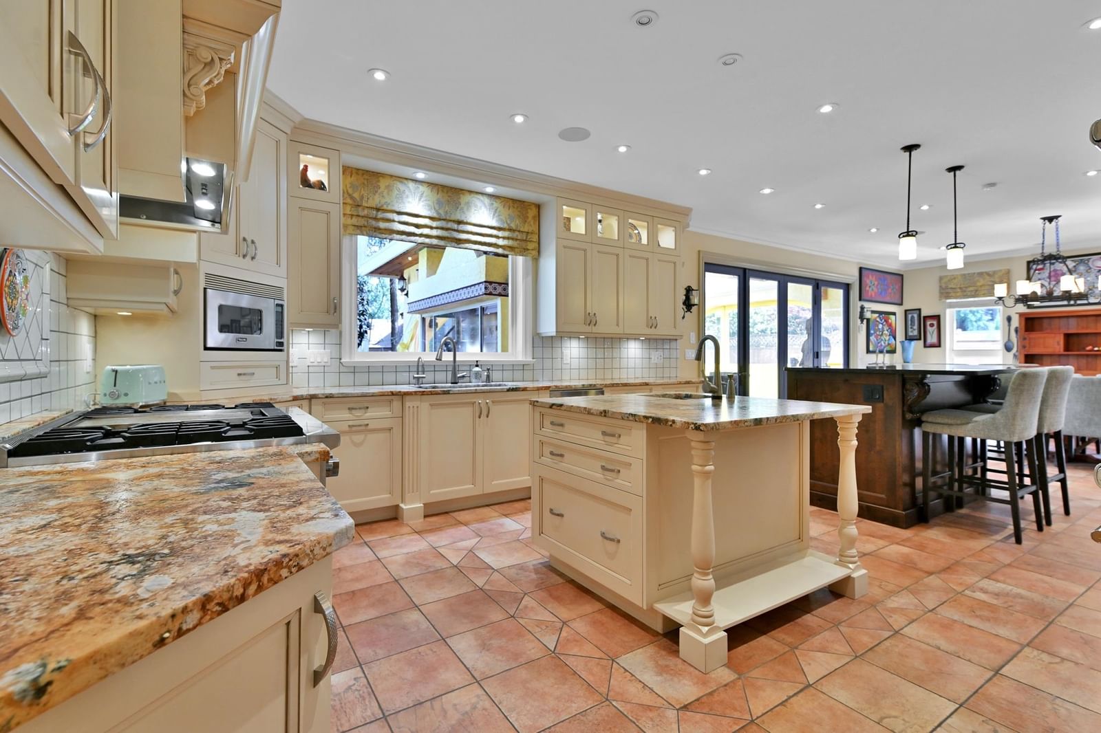 Listing Image 5