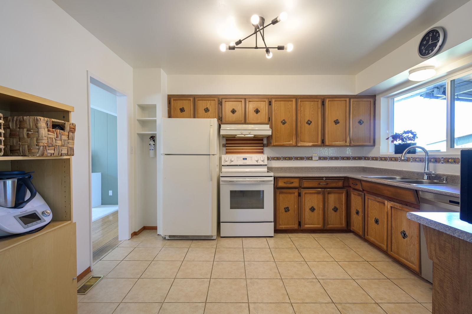 Listing Image 14