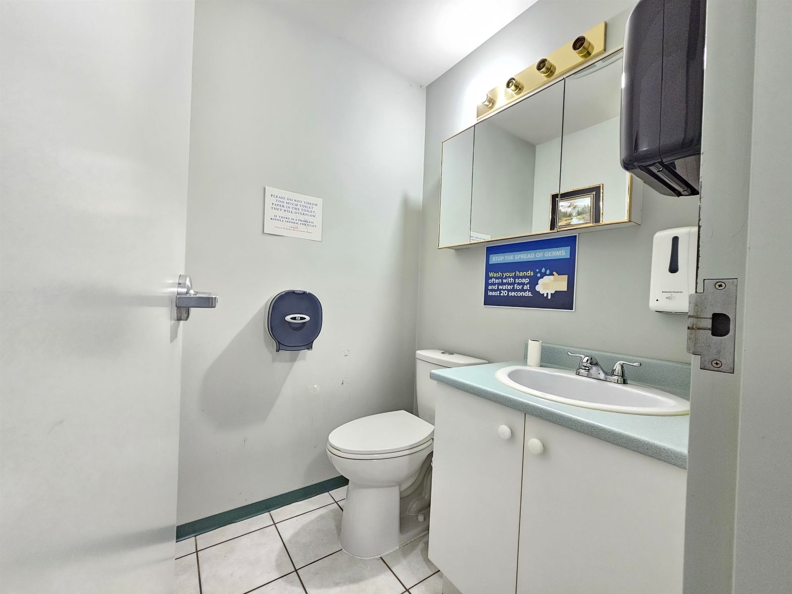 Listing Image 12