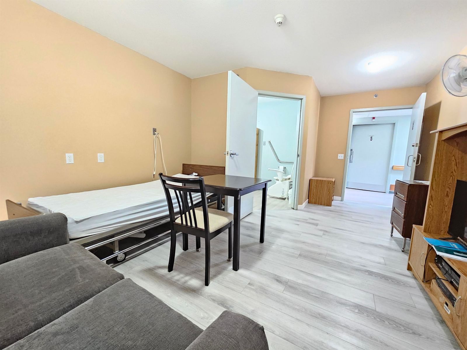 Listing Image 21