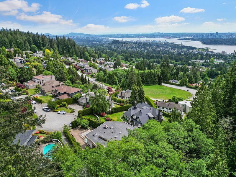 2490 Westhill Court, West Vancouver, V7S 3A5 | Image 3