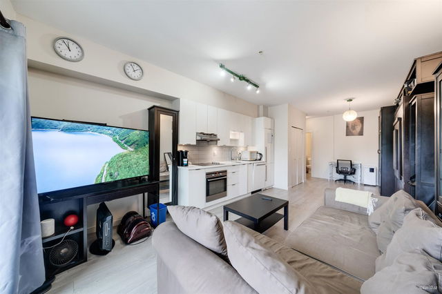 101 - 13678 Grosvenor Road