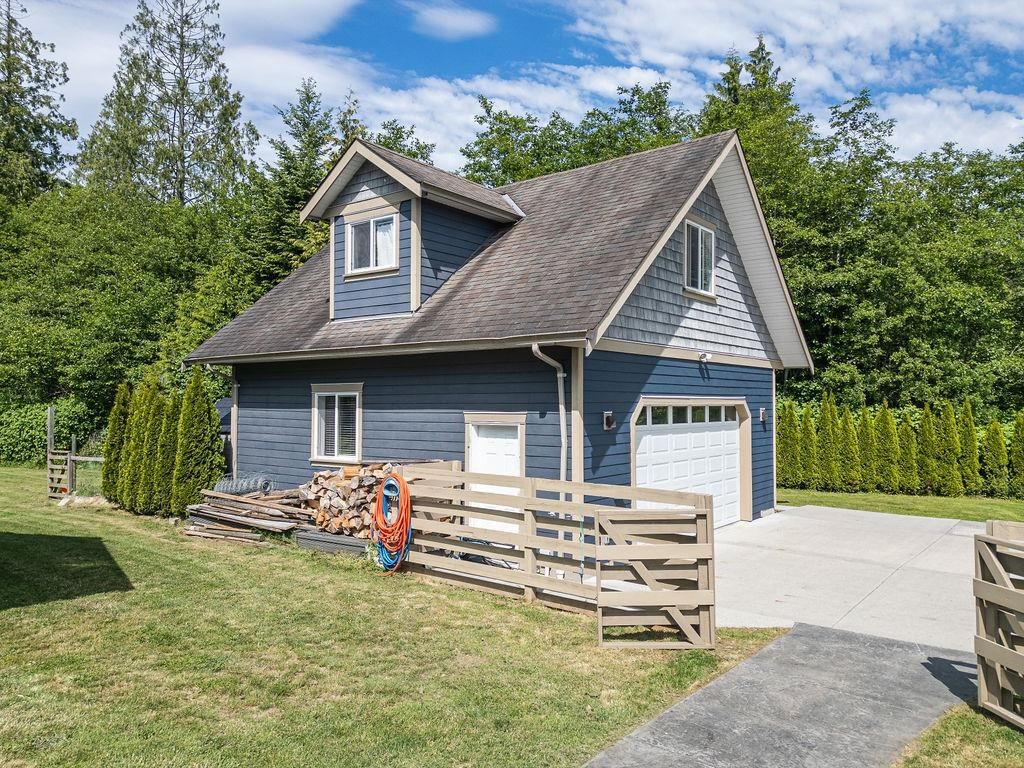 Listing Image 6