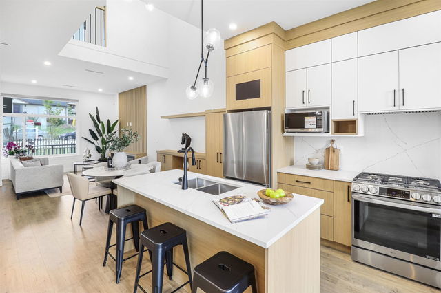 102 - 952 Edgar Avenue