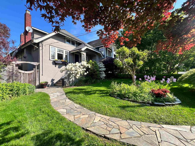 215 3rd Avenue