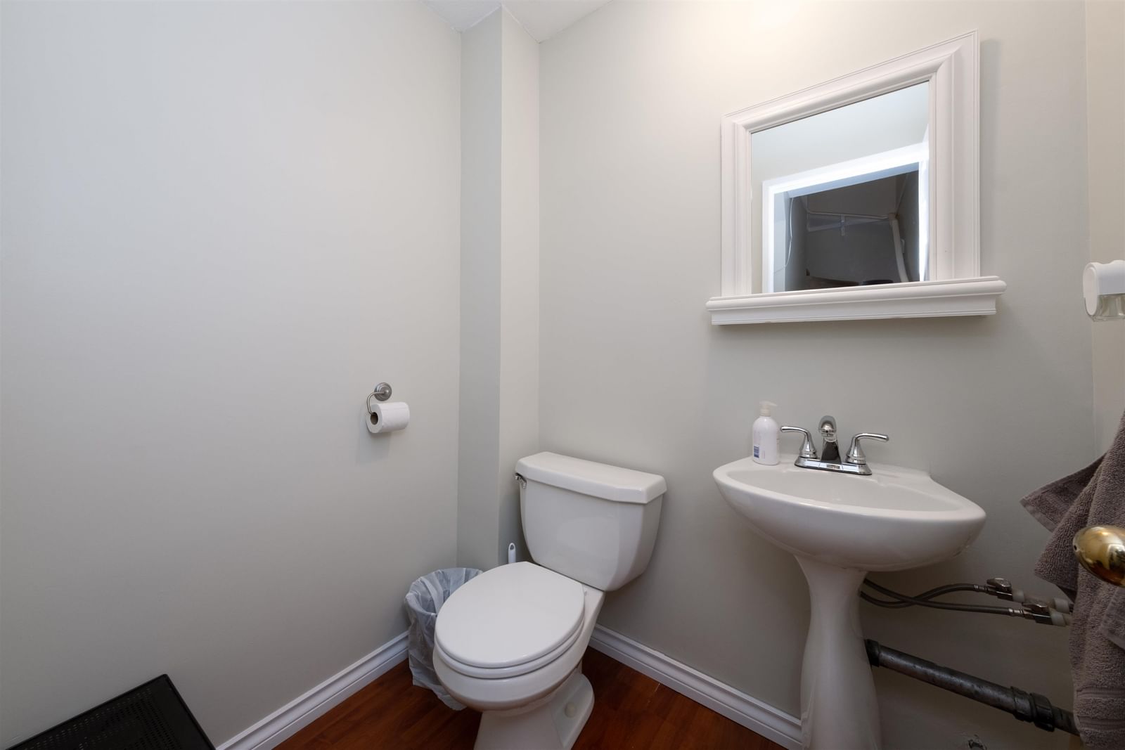 Listing Image 9